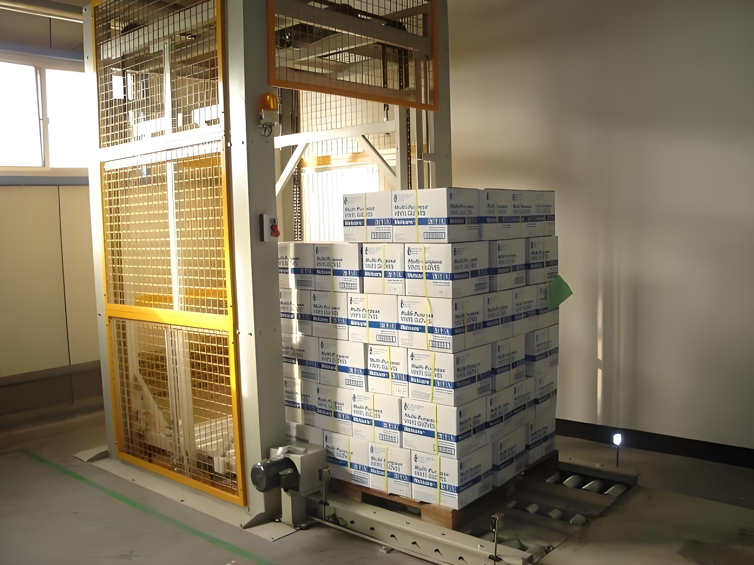 ऊपर और नीचे उठाने वाला कन्वेयर